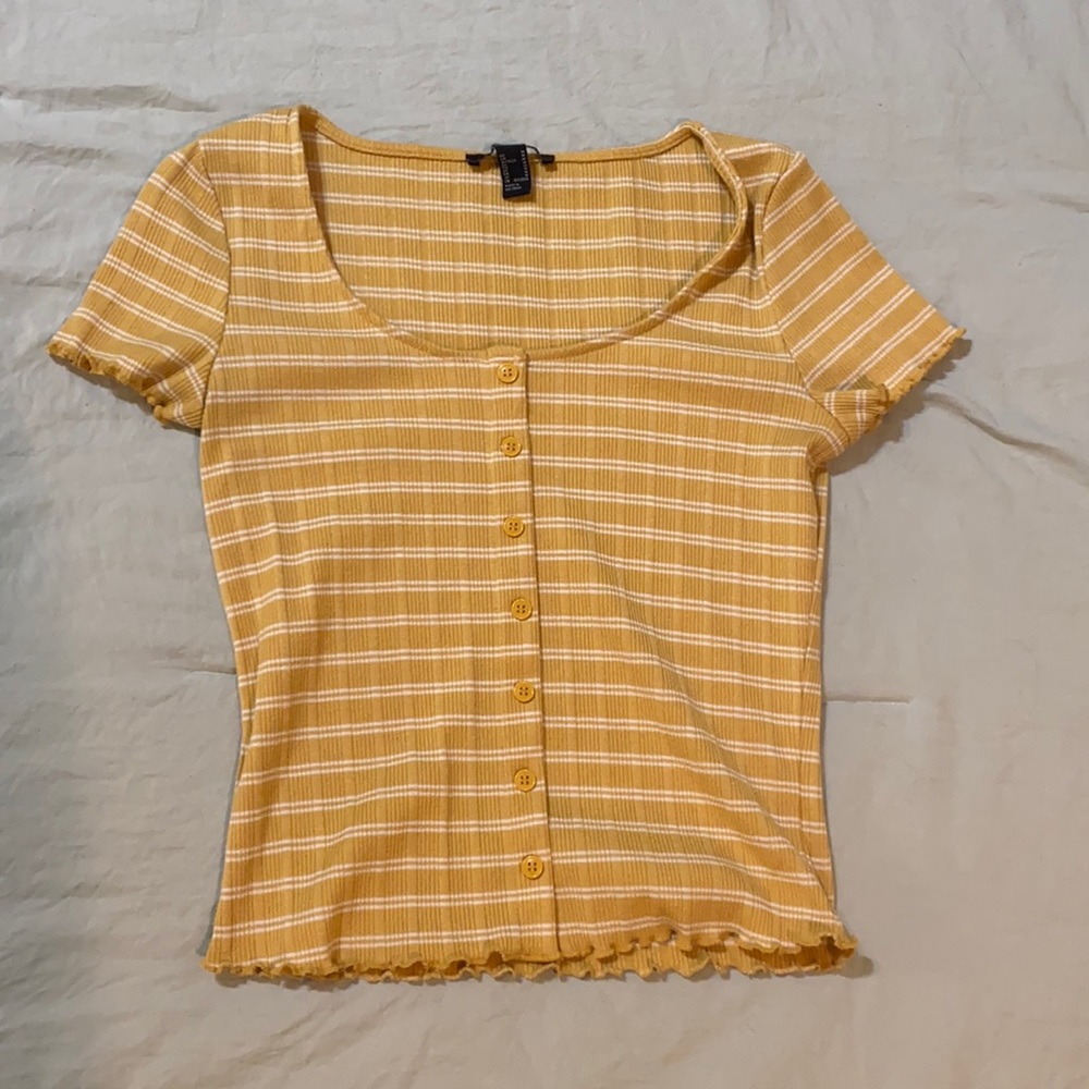 Forever 21. Size: M. Color: gold, and white